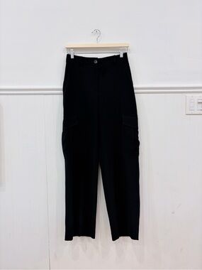 Aritzia Black Crepette Cargo Pants